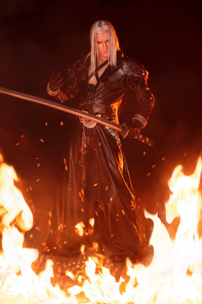 Illustration for article titled Sephiroth Cosplay Rises From The Flames